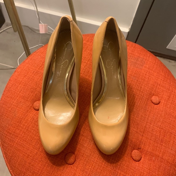 Jessica Simpson Nude Heals - Picture 1 of 2